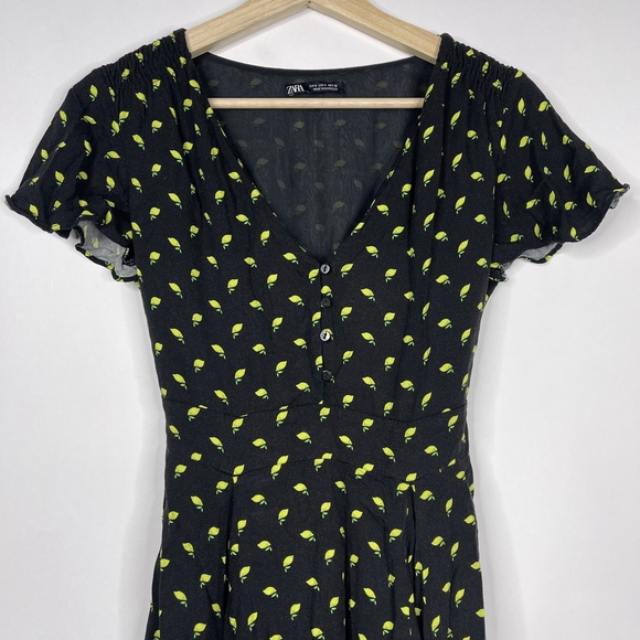 2/$30 ZARA Lemon Print Fit and Flare Black Dress V-Neck Scalloped Sleeve #6871 - Picture 4 of 16